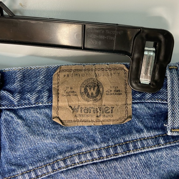 Wrangler Straight Leg Jean - Picture 3 of 4